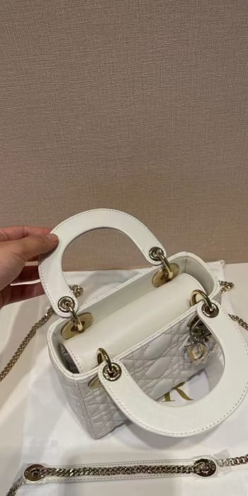 07f1d74c34f24e3ae3e21a89b586e480