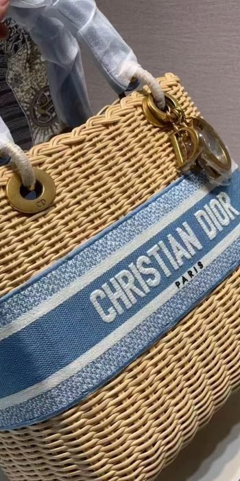 0df55a5aad33489f1a7365f38e732117