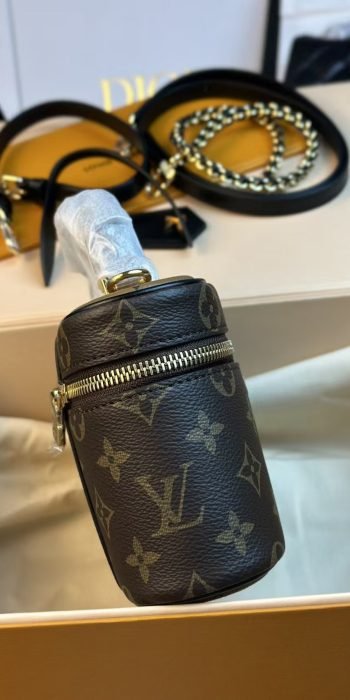 2779d7c21352fa51a2a4640522e7313c