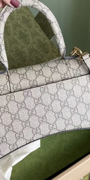 3dcc22293e36543393cf889b4ec41b83