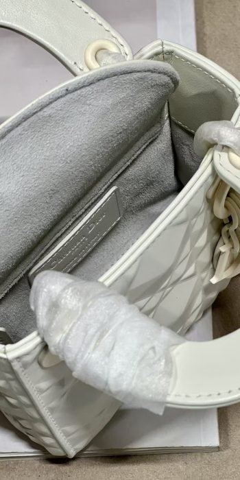 5306050da09606477ebff9d6fb50a777