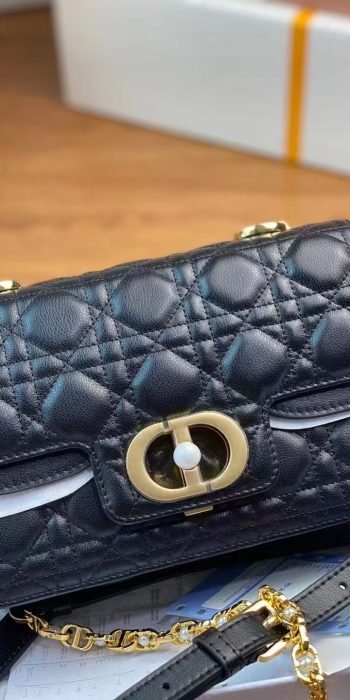 9808fb740c43e584f232a0ea944f0932