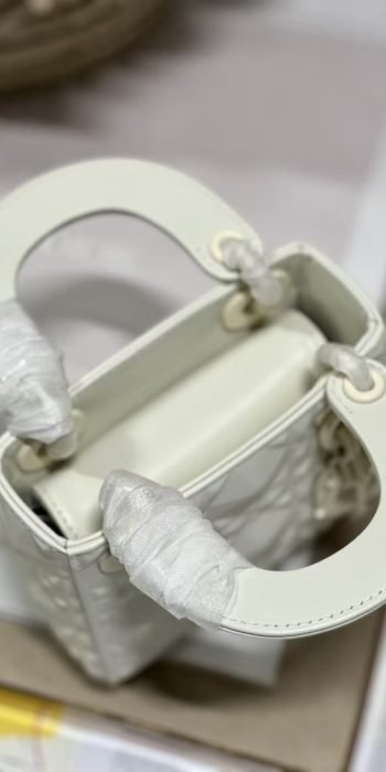 d620fa0b70e49152c6ad26074a9a636b